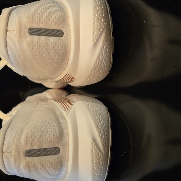 Brooks Adrenaline GTS 24 - Picture 9 of 12